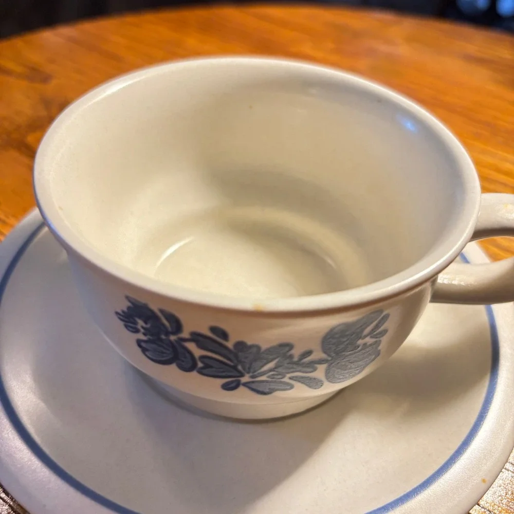 Pfaltzgraff Yorktowne Blue Floral Stoneware Tea Cup and Saucer Set Vintage 7-1